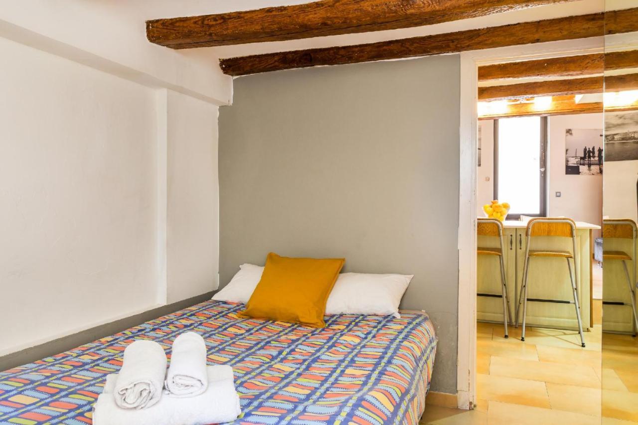 Fridays Flats Dreamy Duplex - Stylish Beach Loft Barcelona Bagian luar foto