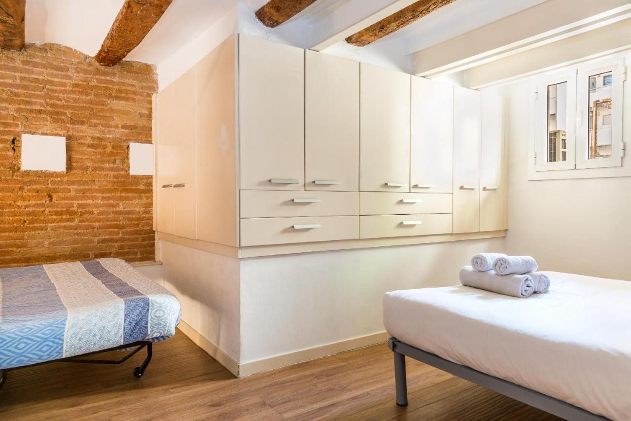 Fridays Flats Dreamy Duplex - Stylish Beach Loft Barcelona Bagian luar foto