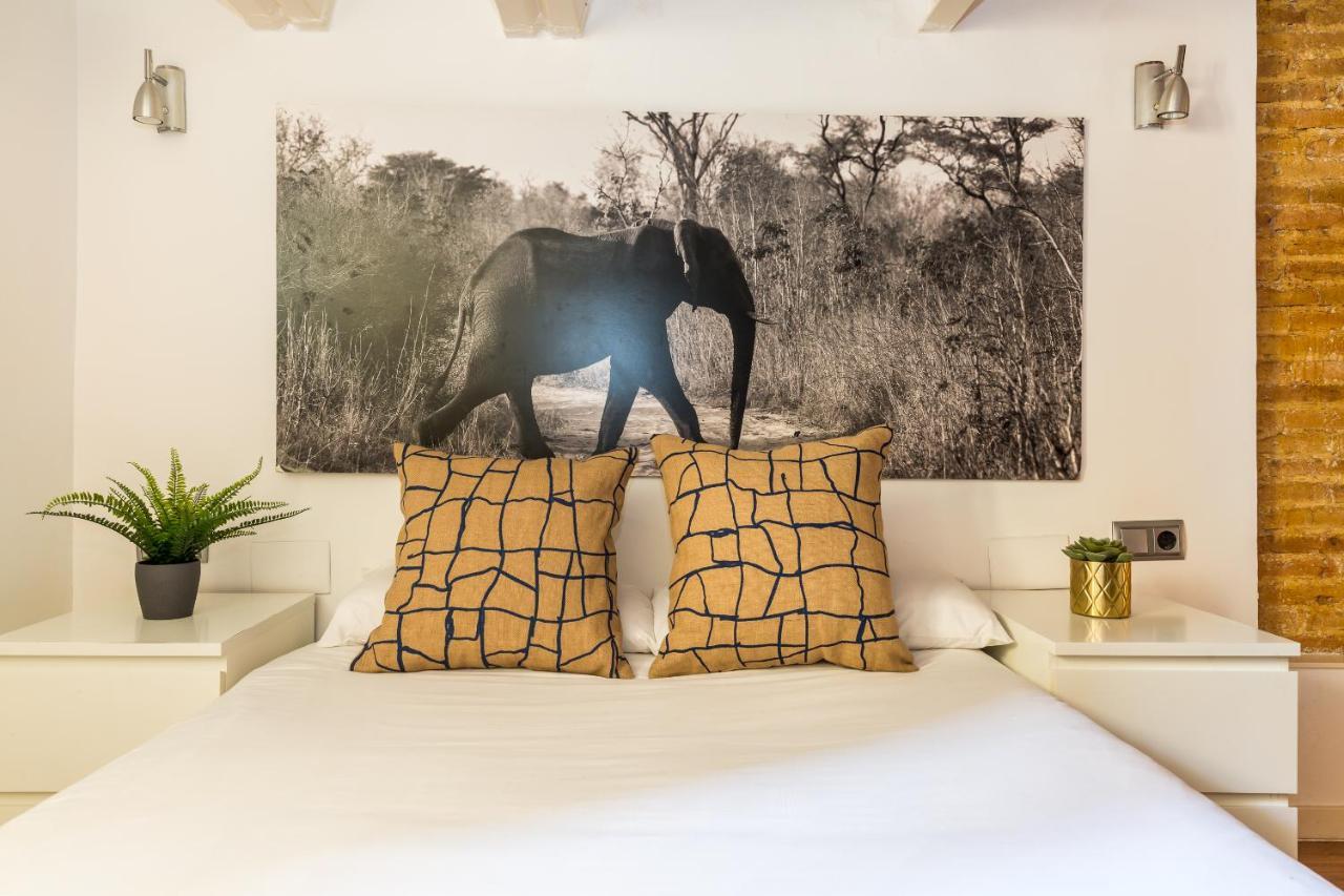 Fridays Flats Dreamy Duplex - Stylish Beach Loft Barcelona Bagian luar foto