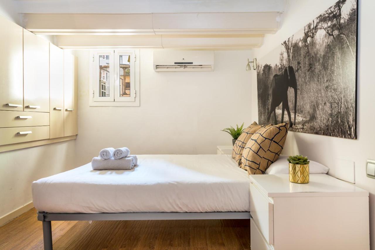 Fridays Flats Dreamy Duplex - Stylish Beach Loft Barcelona Bagian luar foto